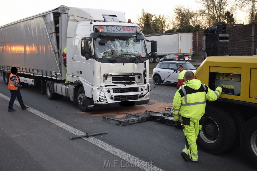 VU LKW A 4 Rich Aachen hinter Rodenkirchener Bruecke P23.JPG - Miklos Laubert